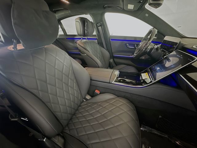 New 2026 MANUFAKTUR Moonlight White Metallic Mercedes-Benz S 580 image 61