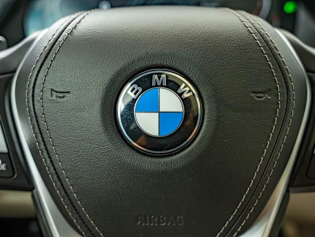 Used 2019 Arctic Gray Metallic BMW xDrive40i image 23