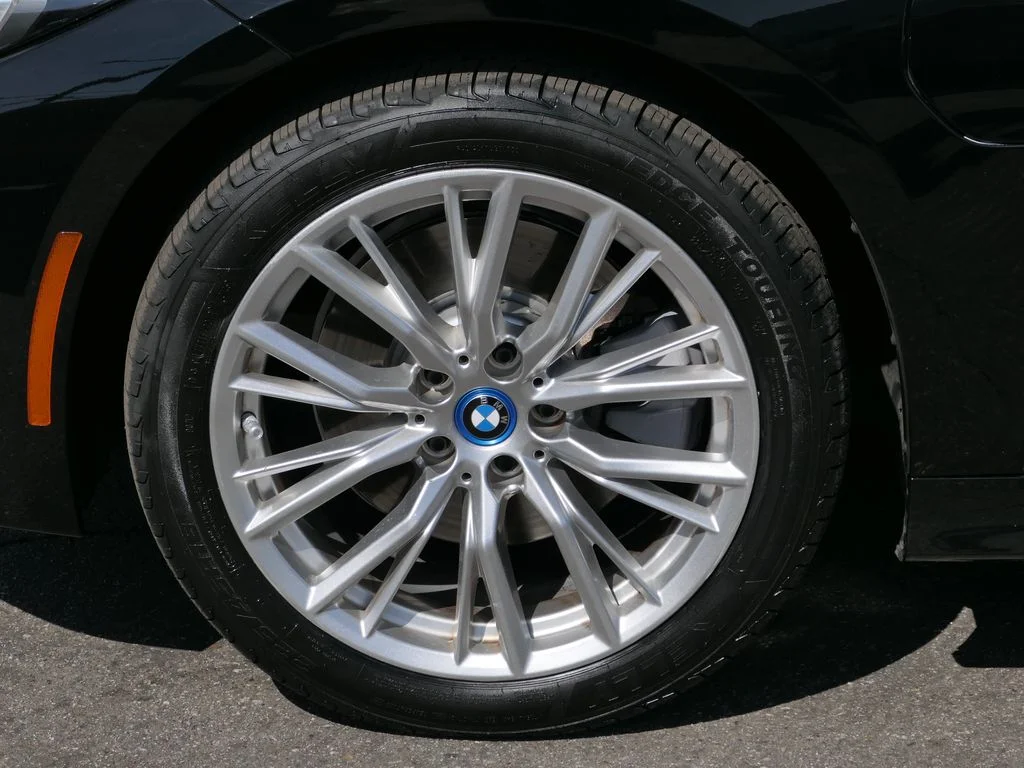 Used 2024 Jet Black BMW 330e iPerformance image 8