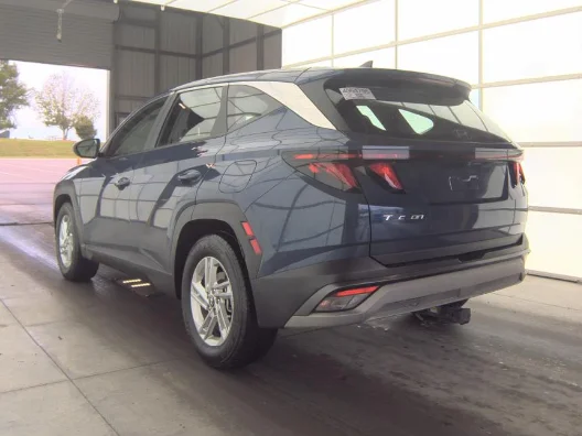 Used 2025 Blue Hyundai SE image 3