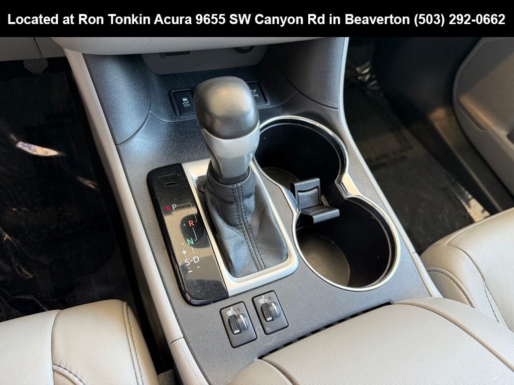 Used 2016 Blizzard Pearl Toyota XLE V6 image 23