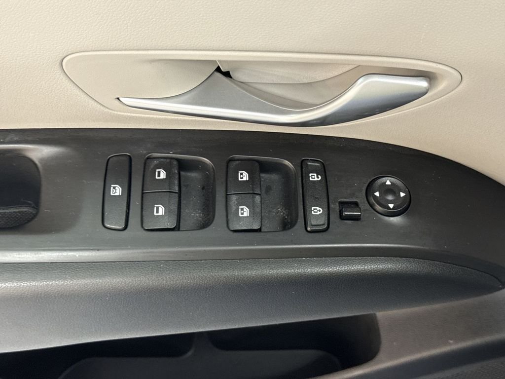 Used 2024 Black Pearl Hyundai SEL image 15