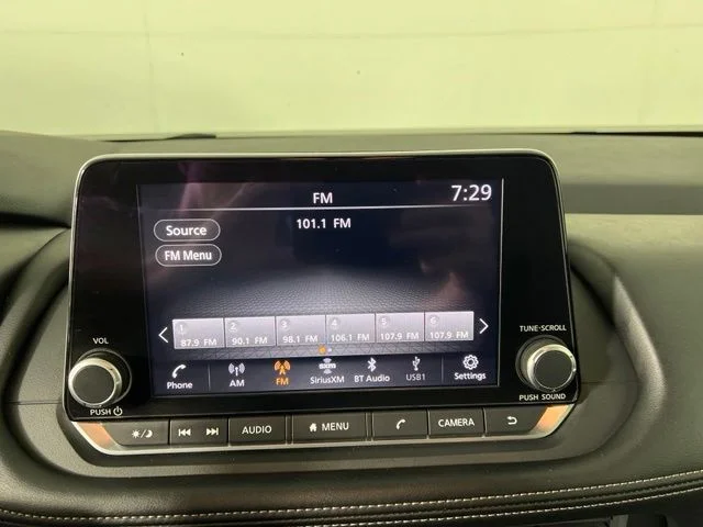 Used 2024 Gray Nissan S image 19