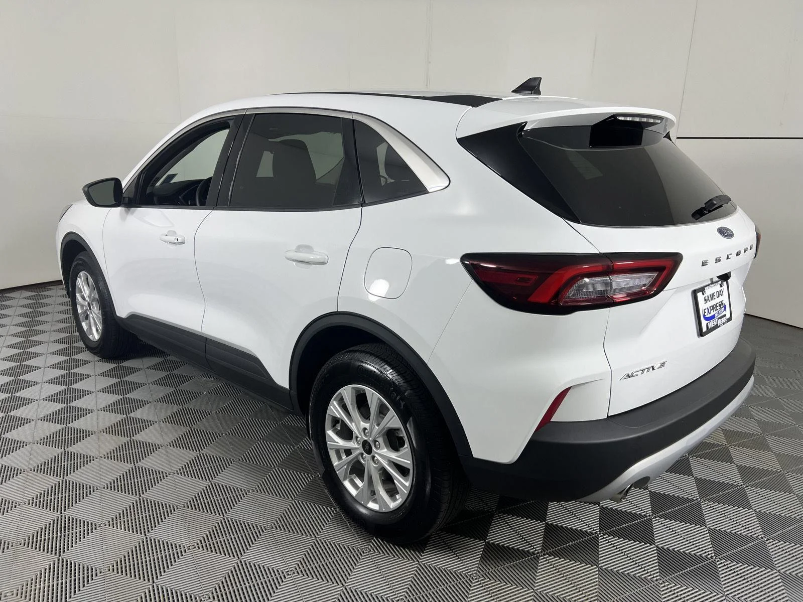 Certified Used 2024 Oxford White Ford Active image 8