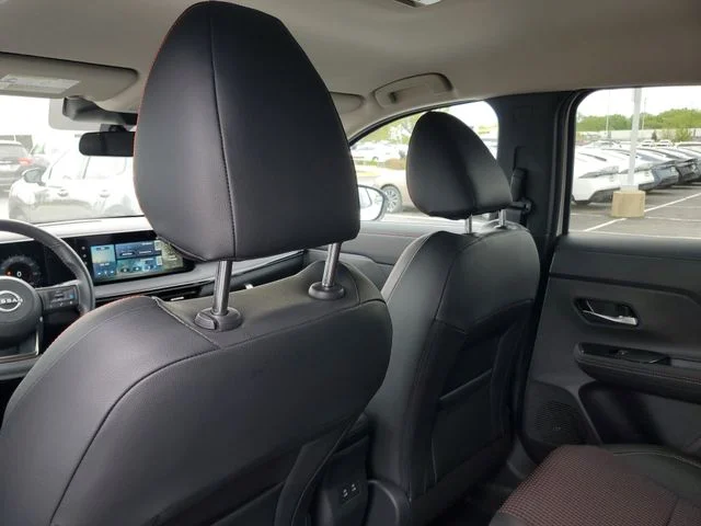 Certified Used 2025 White Nissan SR image 8