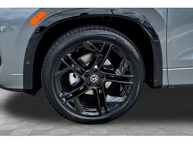 New 2026 Platinum Gray Metallic Volkswagen 2.0T SE R-Line Black image 31