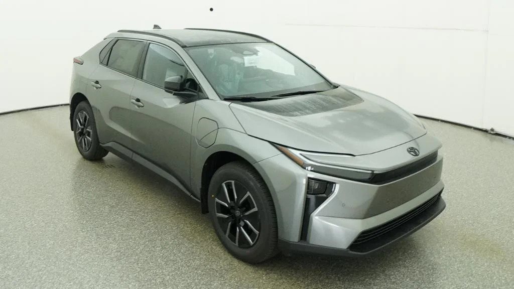 New 2026 Heavy Metal Toyota XLE image 17