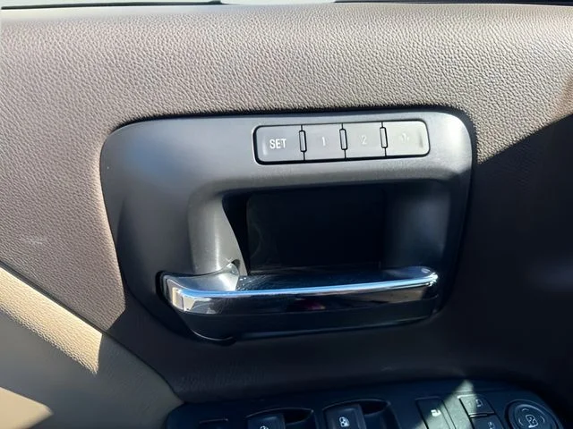 Used 2018 Red GMC SLT image 10