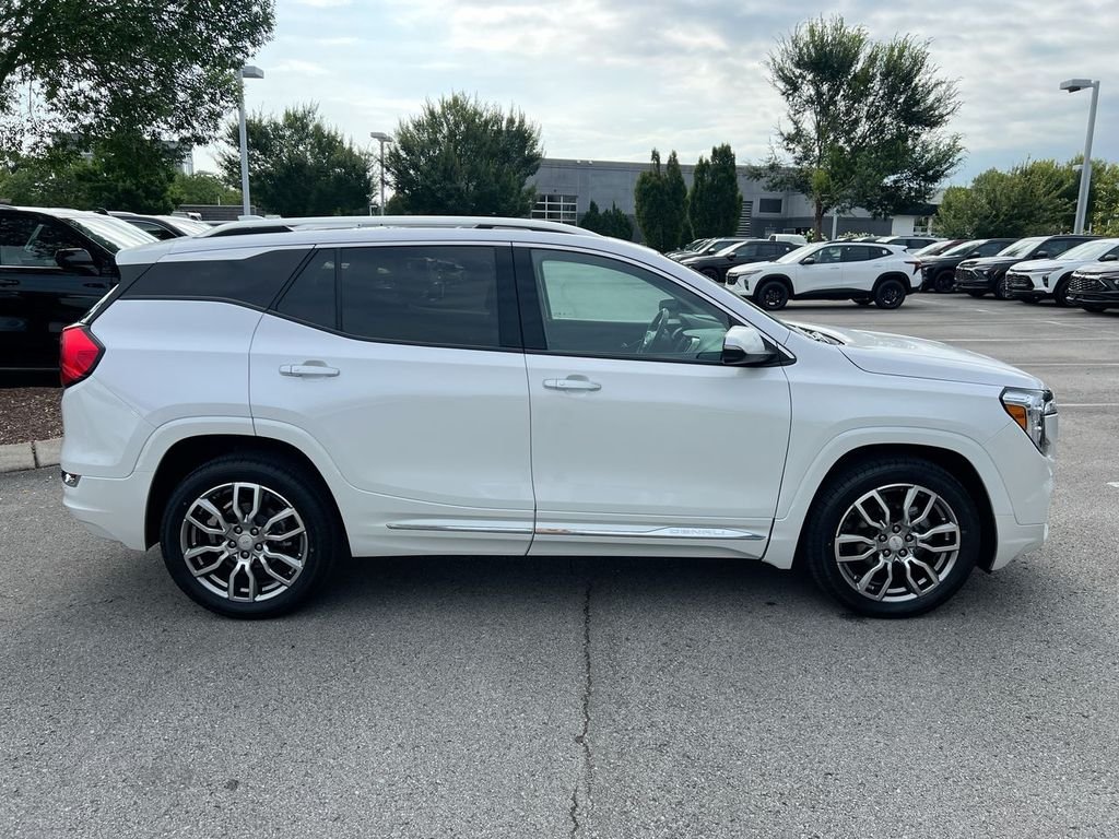 Used 2023 White Frost Tricoat GMC Denali image 7