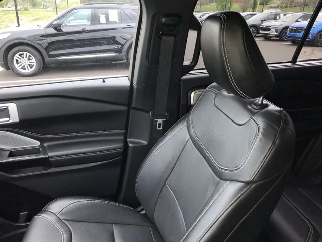 Used 2022 White Ford ST image 25