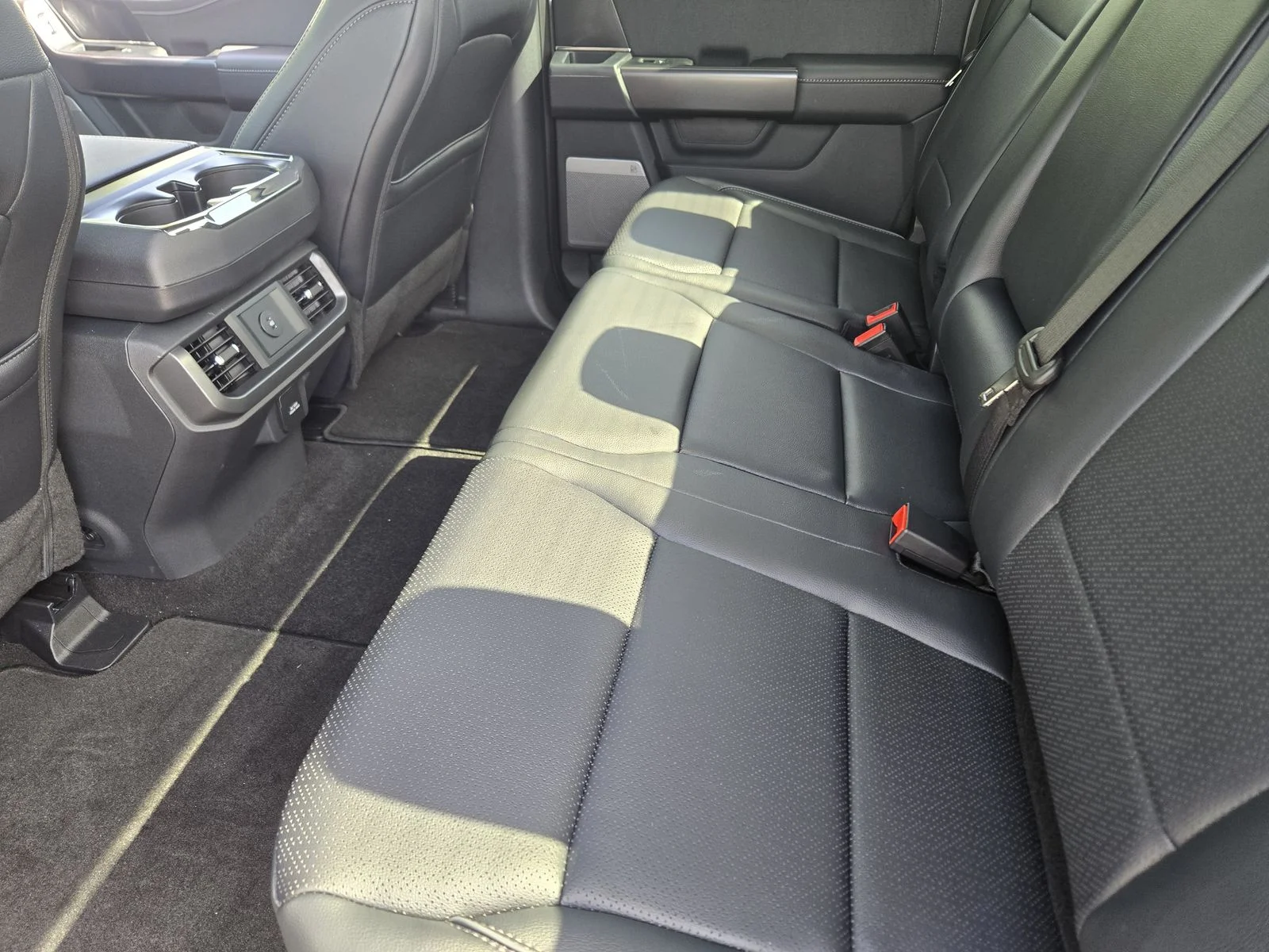 New 2026 Carbonized Gray Metallic Ford Lariat® image 18