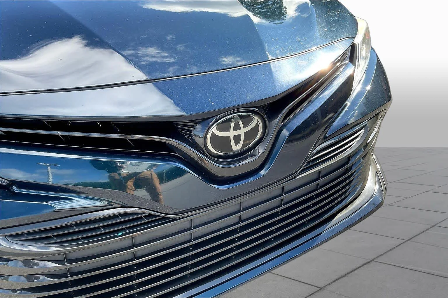 Used 2019 Galactic Aqua Mica Toyota L image 28