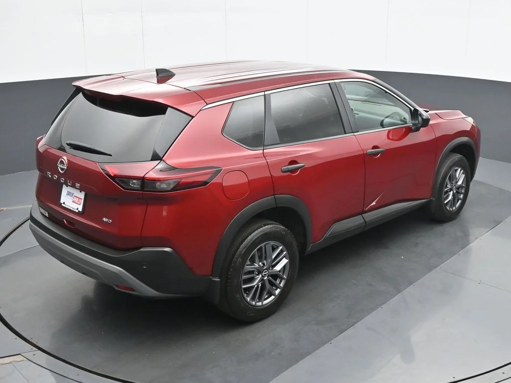 Used 2023 Red Nissan S image 29