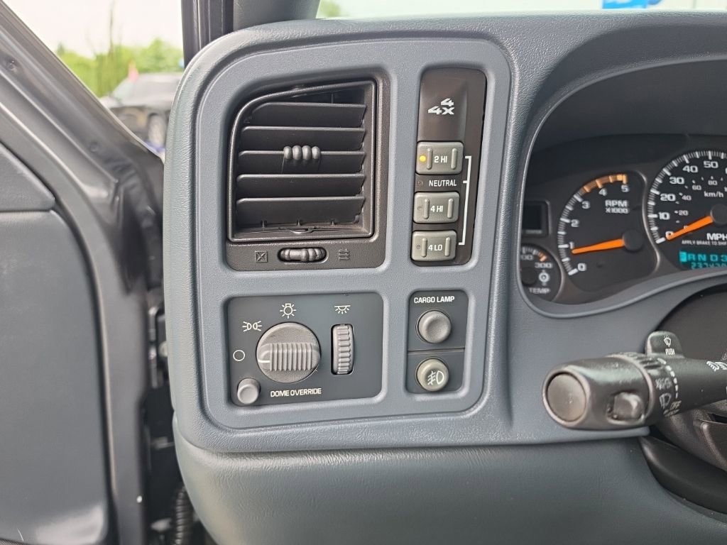 Used 2002 Chevrolet Silverado 2500HD LS with VIN 1GCHK29172E256243 for sale in Arlington, WA