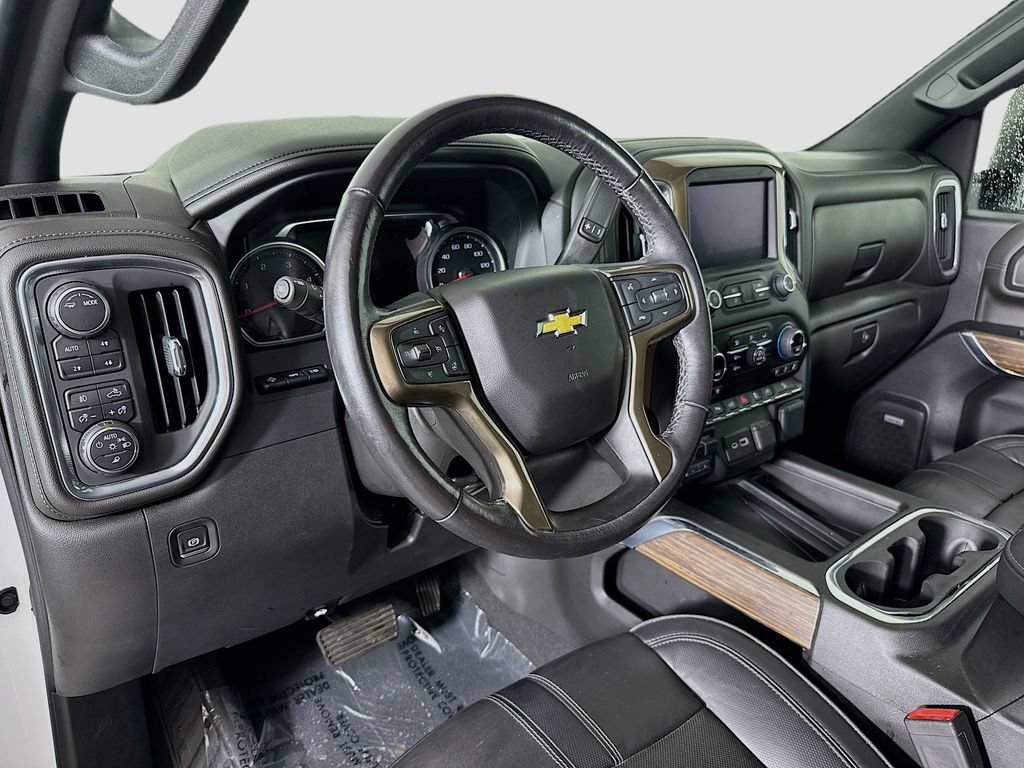 Used 2022 Summit White Chevrolet High Country image 9