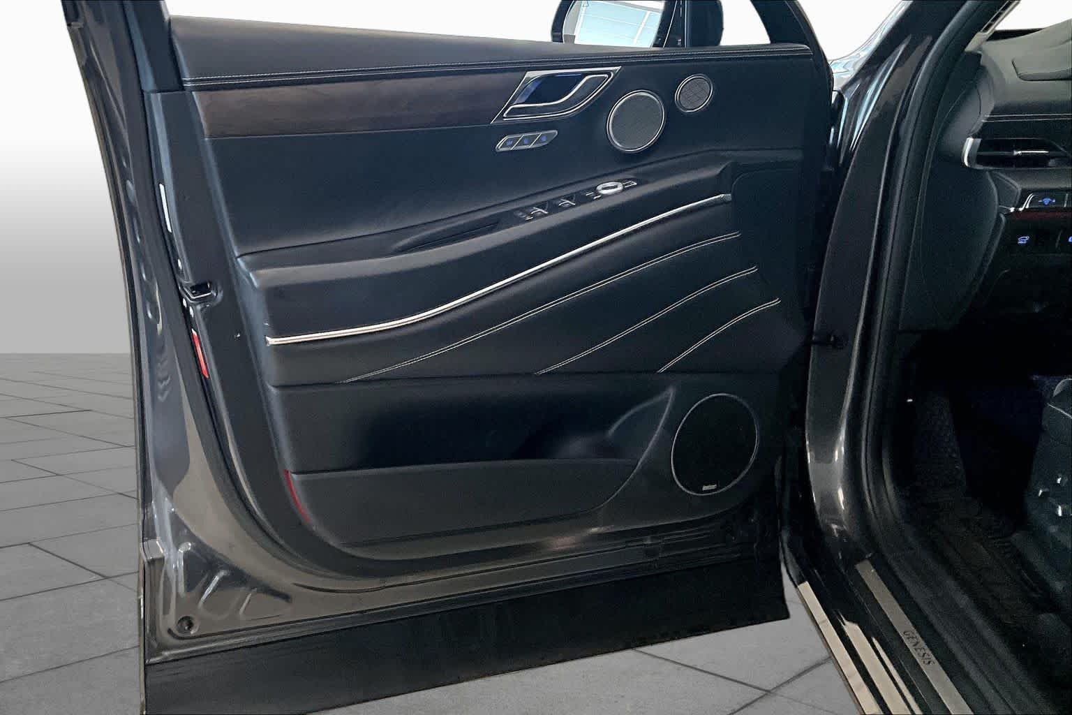 Used 2022 Himalayan Gray Genesis  image 21