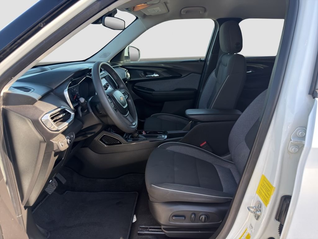 Used 2023 SUMMIT WHITE Chevrolet LT image 38