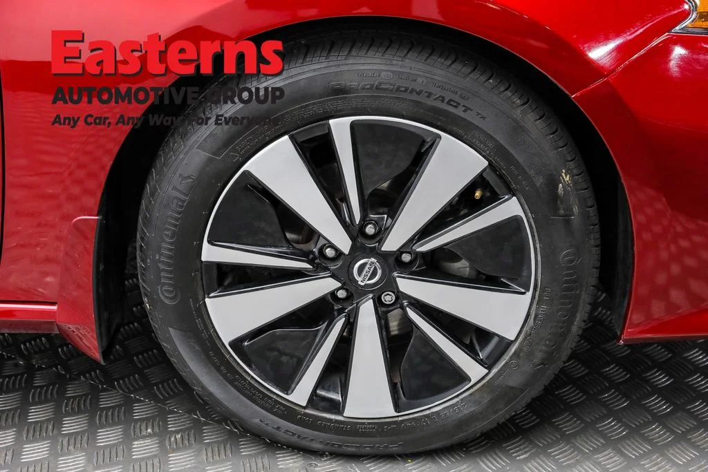 Used 2021 Red Nissan 2.5 SV image 31