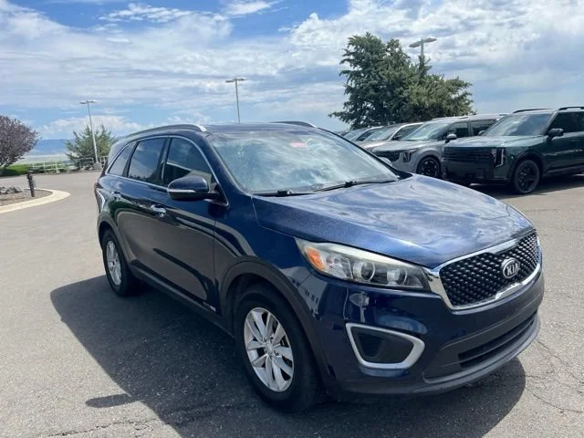 Used 2018 Blaze Blue Kia LX V6 image 4