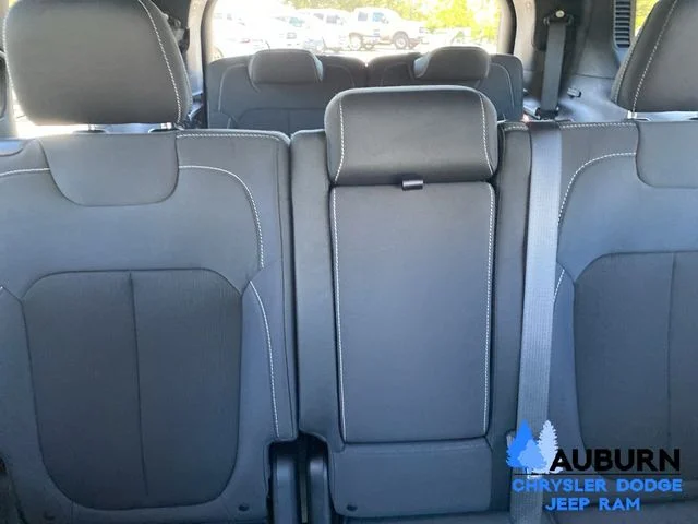 Used 2024 Gray Jeep Laredo image 18