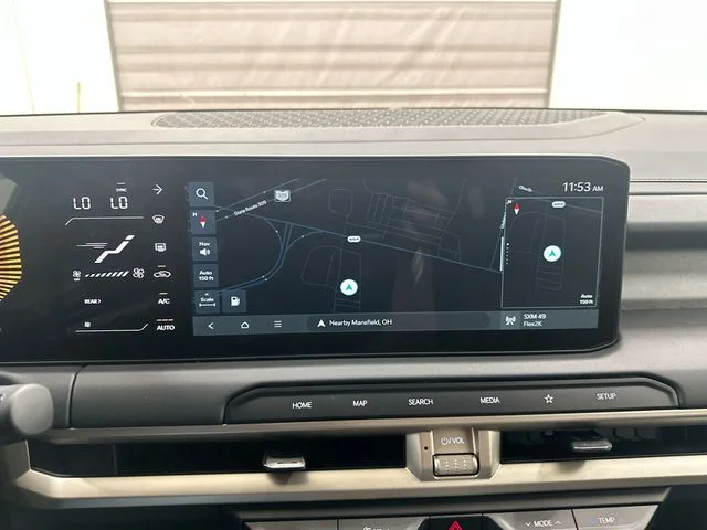 New 2027 Ivory Silver Kia S image 21
