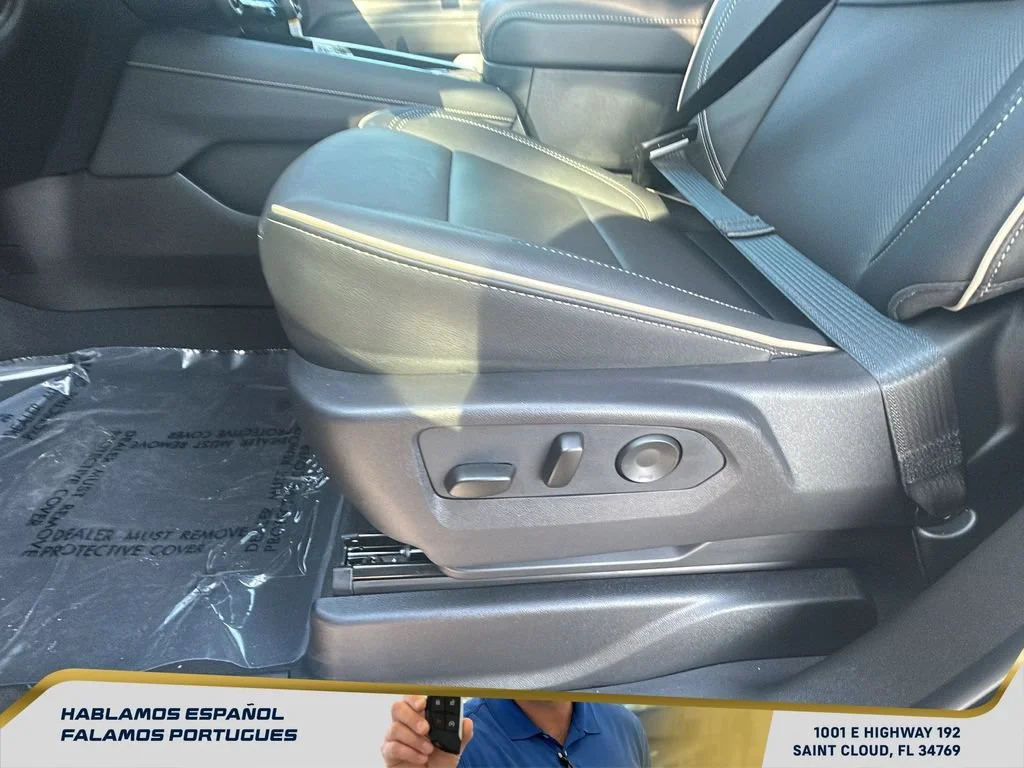 2026 Chevrolet Suburban Premier - Photo 19