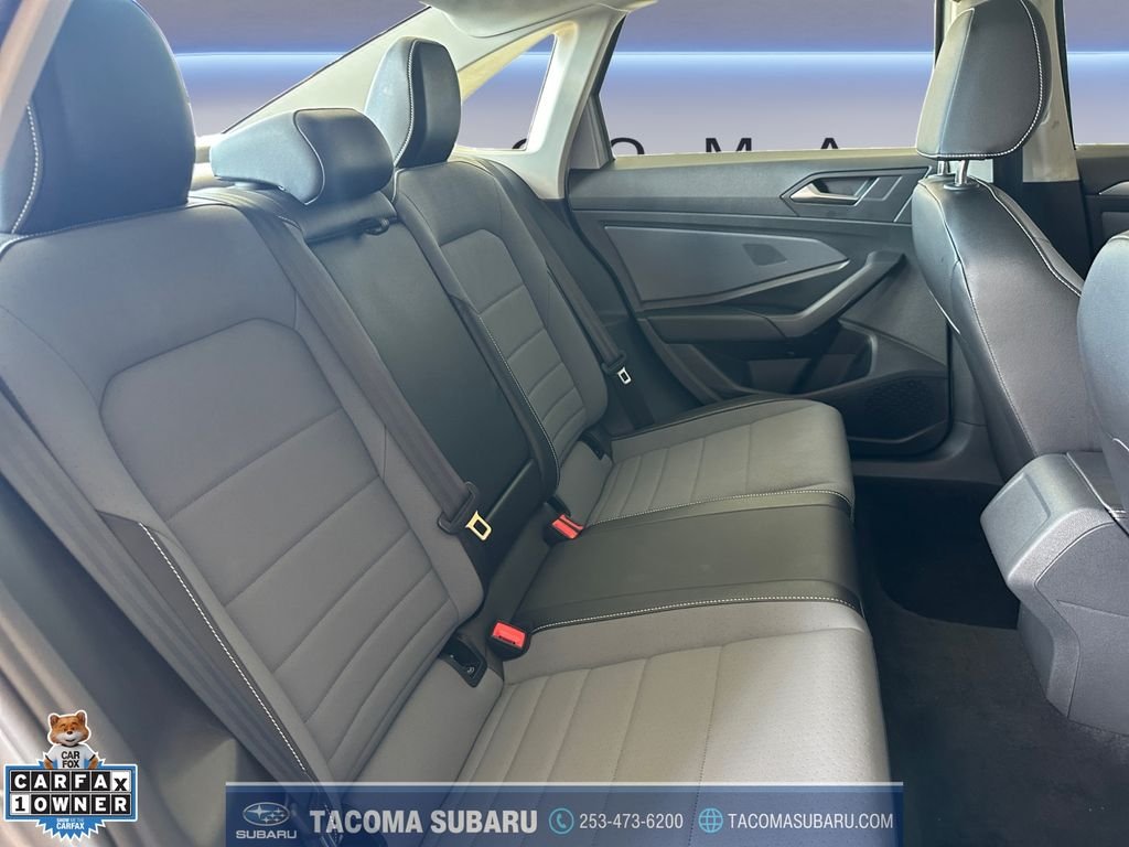 2025 Volkswagen Jetta SE - Photo 18