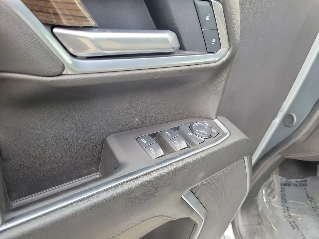 Used 2025 Gray Chevrolet LT image 20