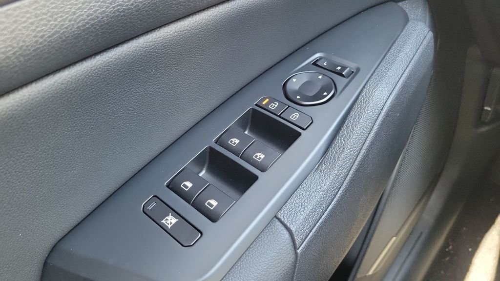 New 2027 Vesta Blue Kia EX image 19