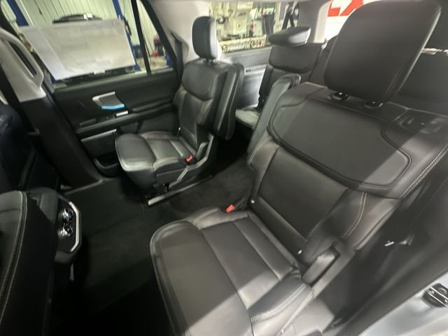 New 2027 Glacier Gray Metallic Tri-Coat Ford MAX Platinum image 30