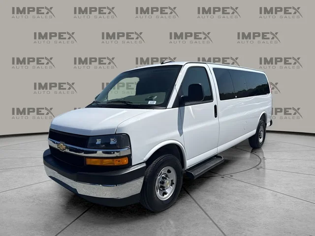 2025 Chevrolet Express 3500 LT