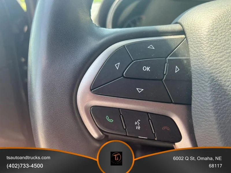 Used 2019 Black Jeep Upland Sport Utility 4D image 22