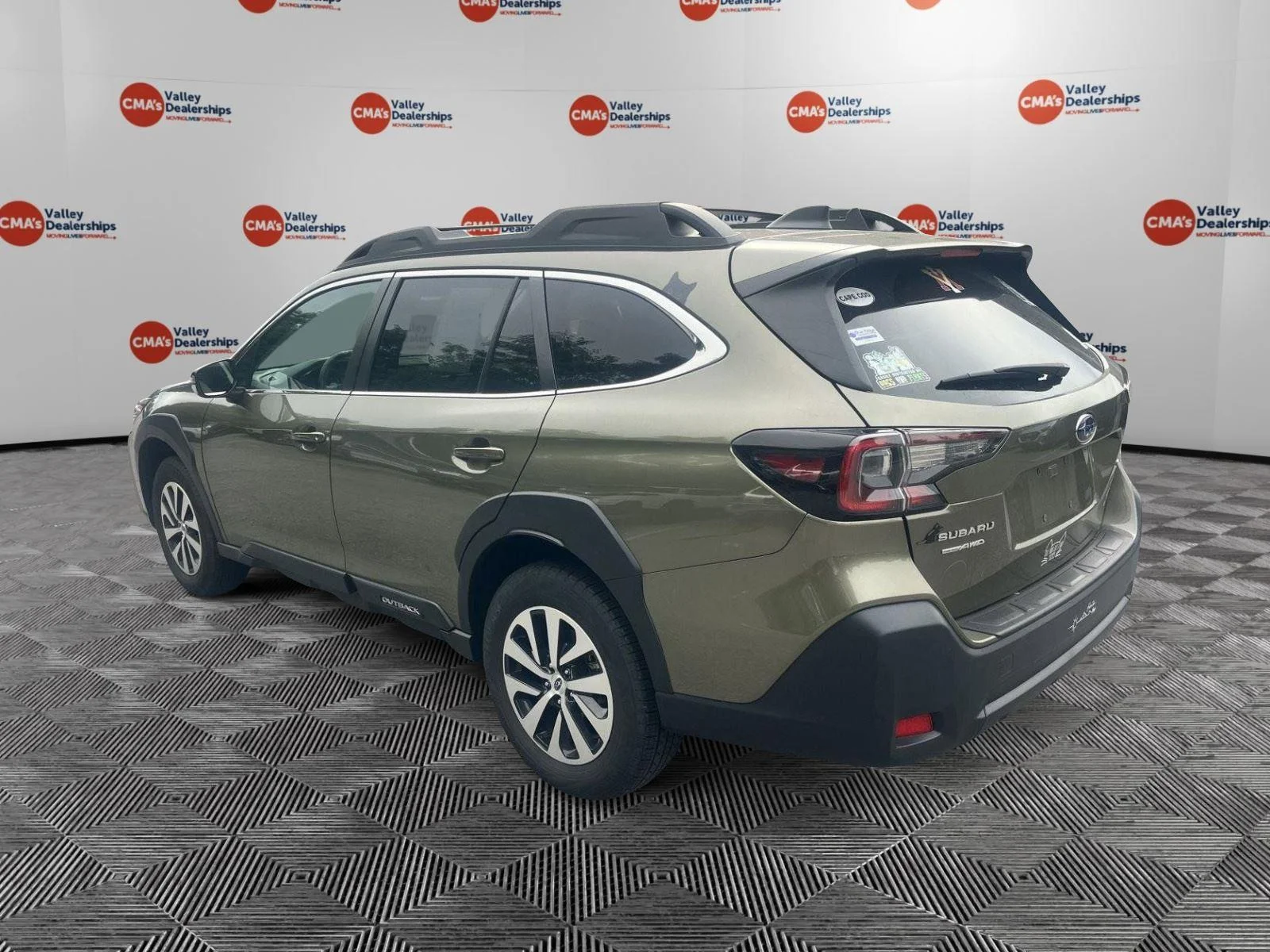 Used 2025 Autumn Green Metallic Subaru Premium image 15