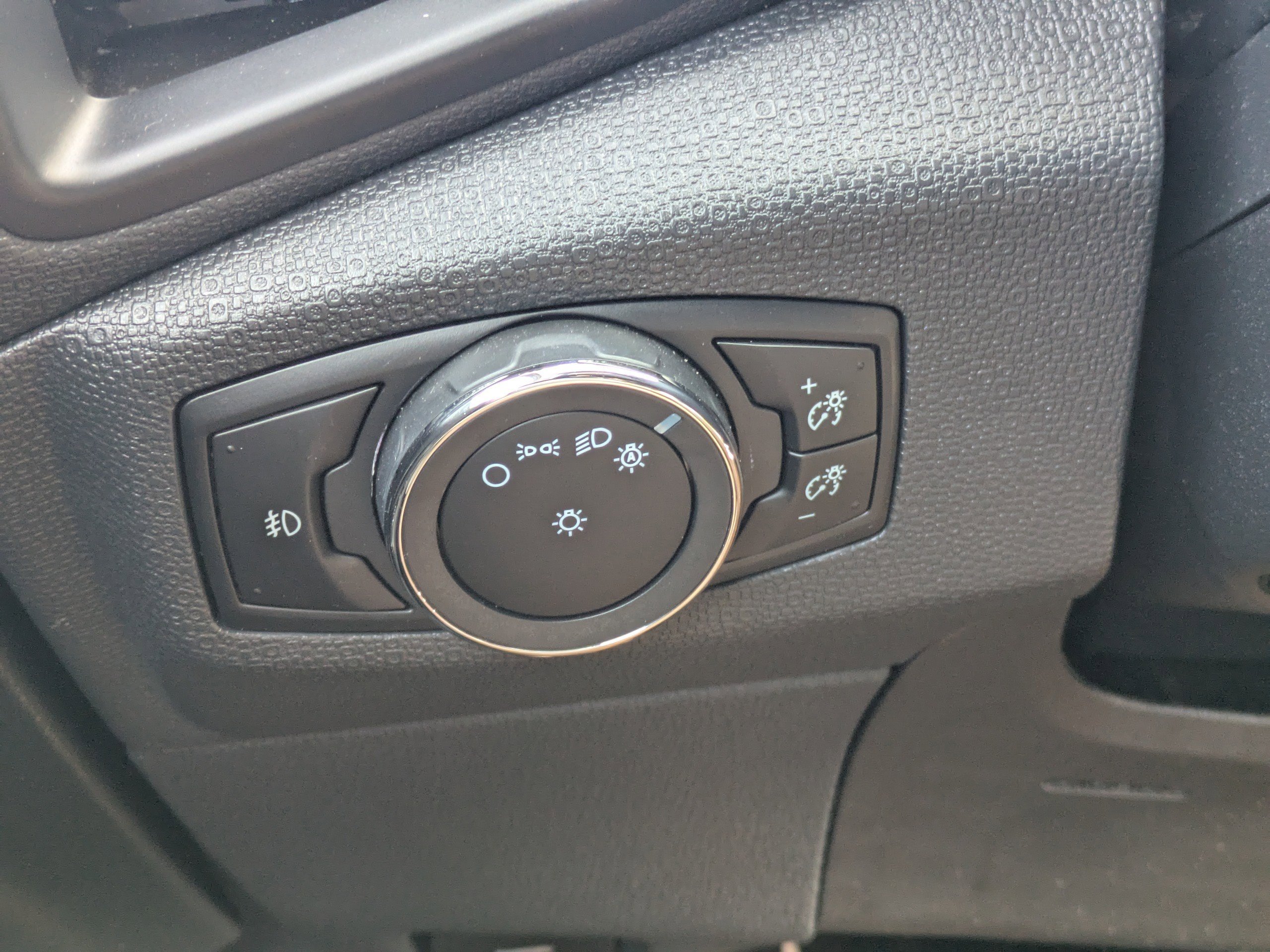 Used 2019 Smoke Metallic Ford SE image 30