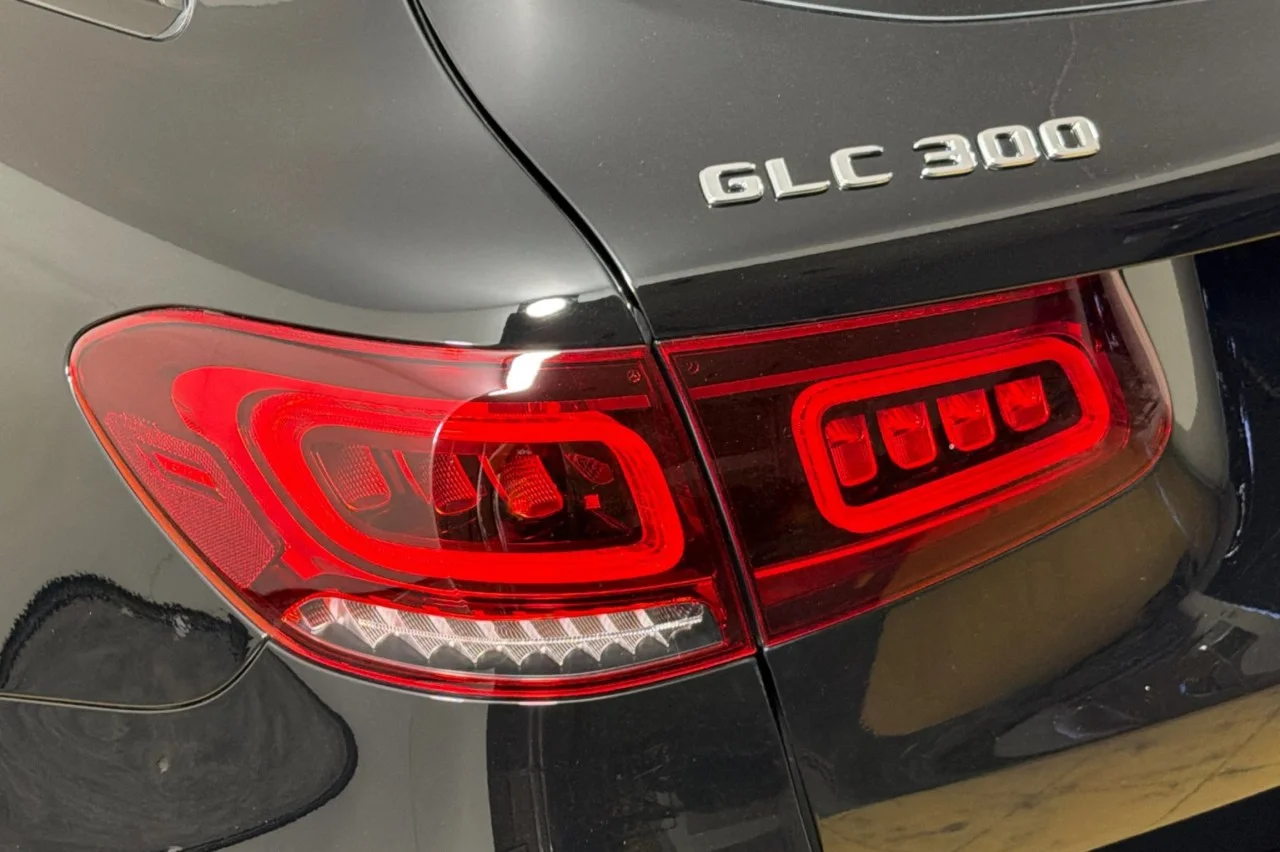 Certified Used 2022 Black Mercedes-Benz GLC 300 image 25