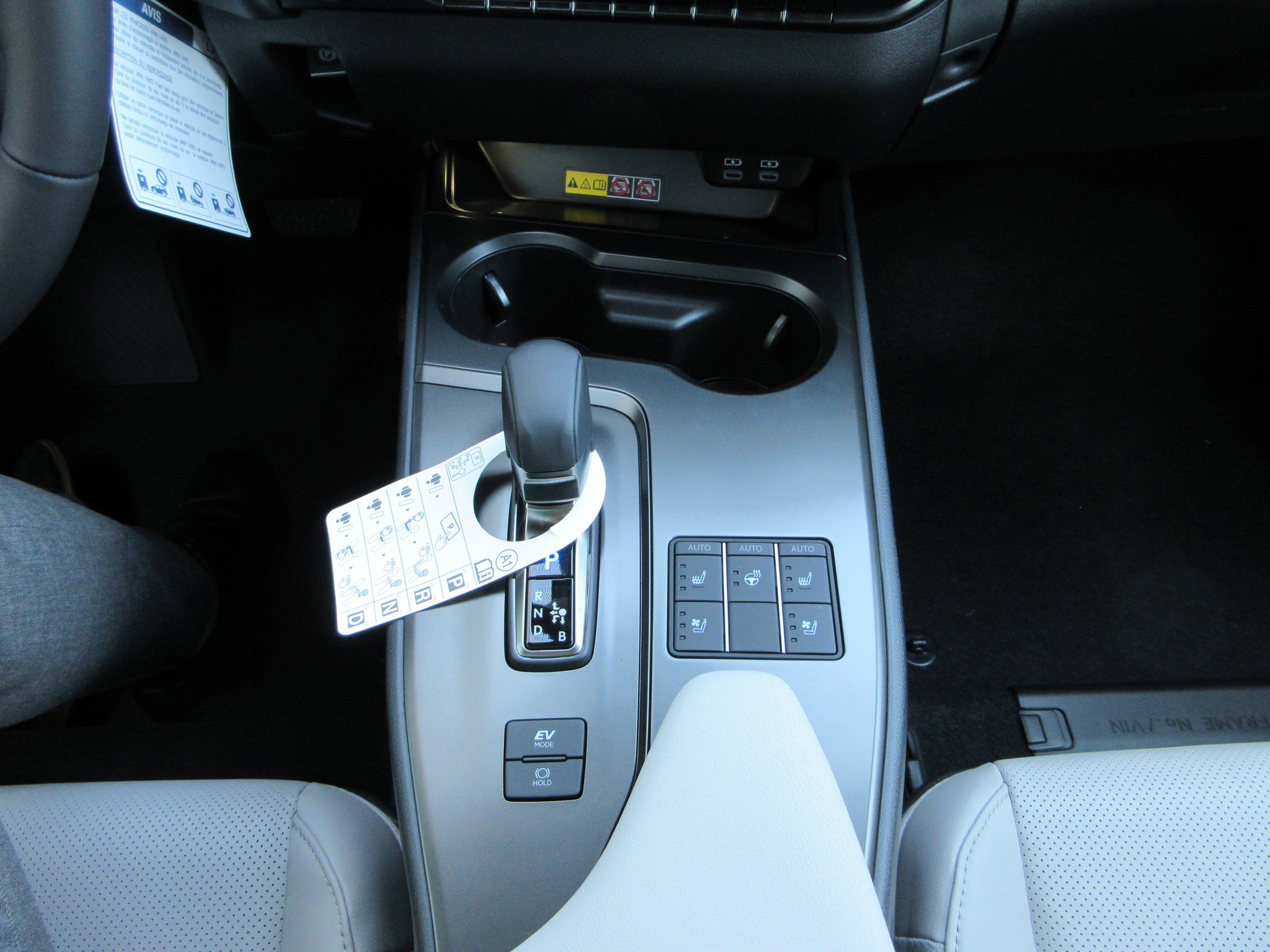 New 2026 Ultra White with Obsidian roof Lexus F SPORT DESIGN AWD image 44