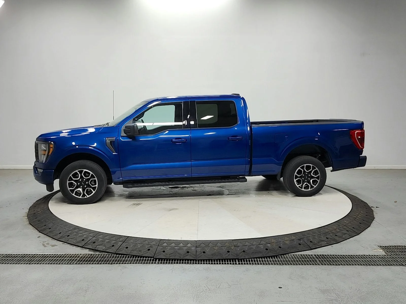 Used 2023  Ford XLT image 5
