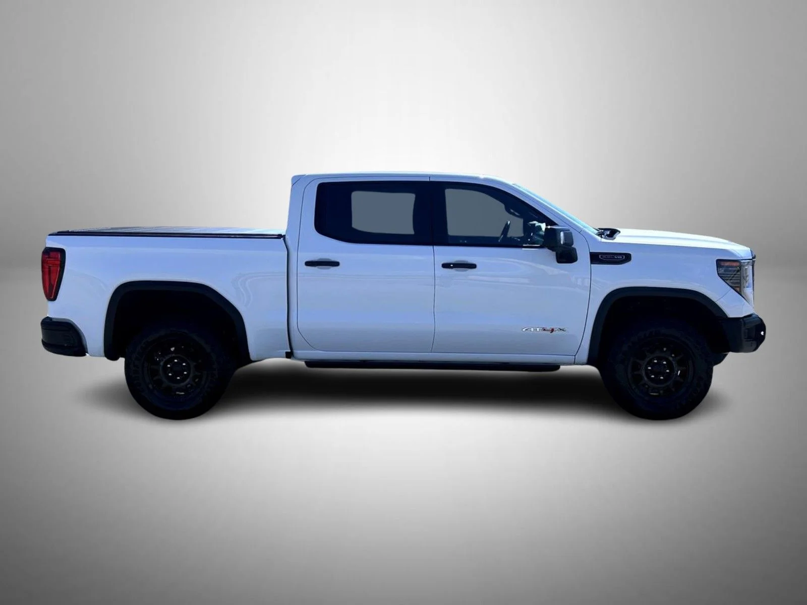 Used 2023 White GMC AT4X image 4