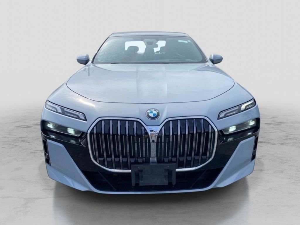 Used 2023 Gray BMW 760i xDrive image 8