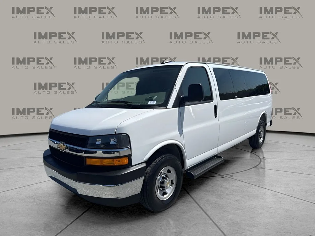 Used 2025 White Chevrolet LT image 1