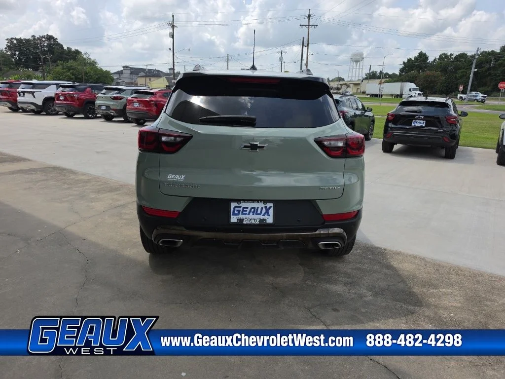 Used 2025 Green Chevrolet ACTIV image 9