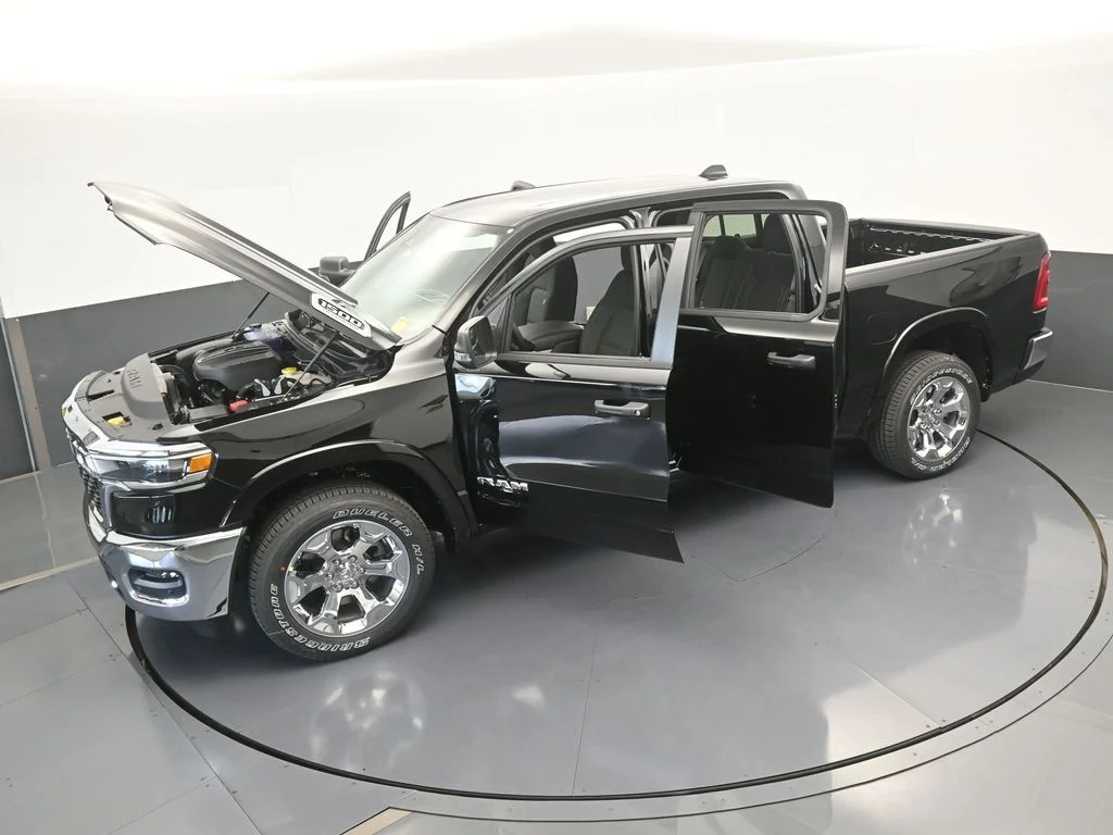 New 2026 Diamond Black Crystal Pearl-Coat Exterior Paint RAM Big Horn/Lone Star image 58