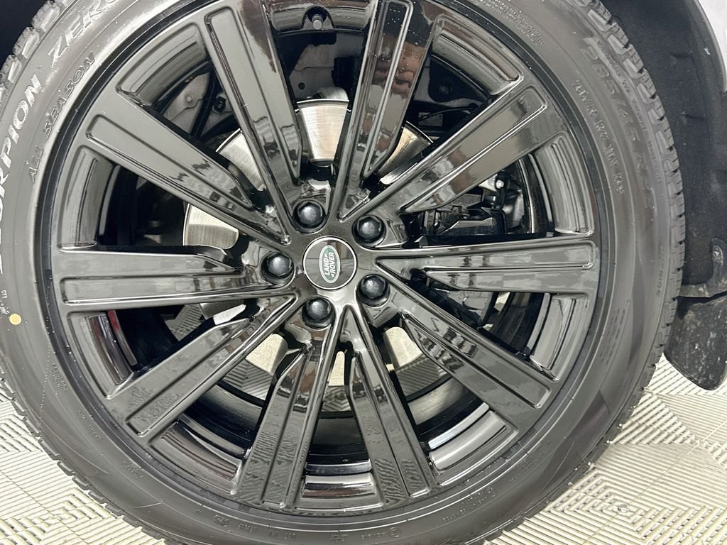 Used 2023 Gray Land Rover SE image 32
