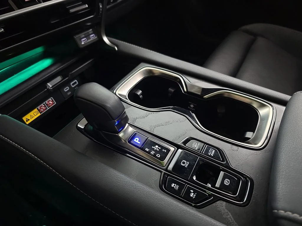Certified Used 2025  Lexus 450h+ Luxury image 25