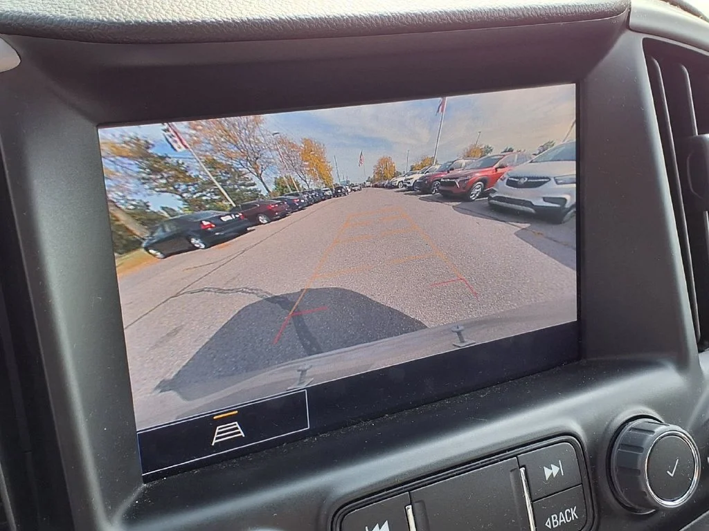 Used 2022  GMC AT4 image 25