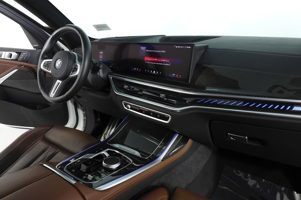 Used 2025 Mineral White Metallic BMW M60i image 13