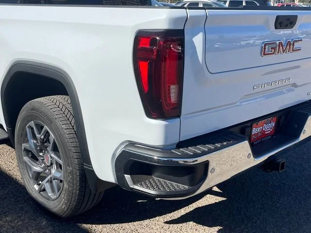 2026 GMC Sierra 1500 SLT - Photo 10