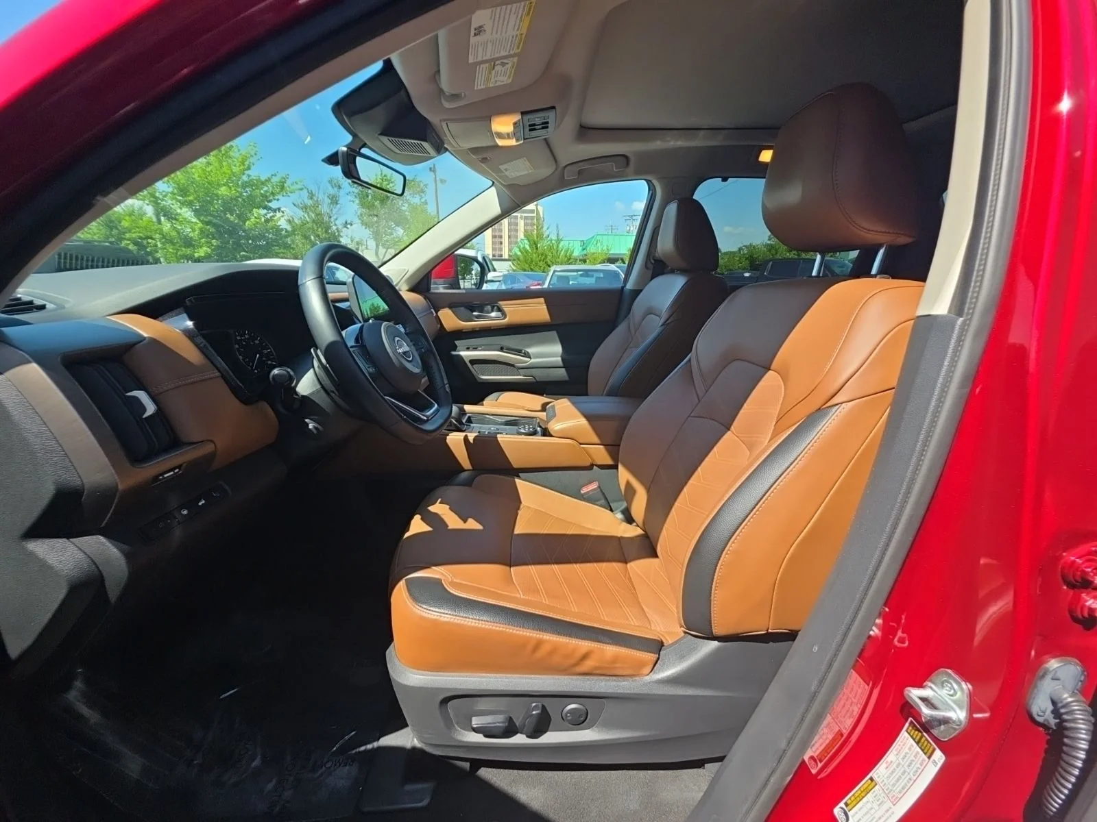 Used 2023 Red Nissan Platinum image 7