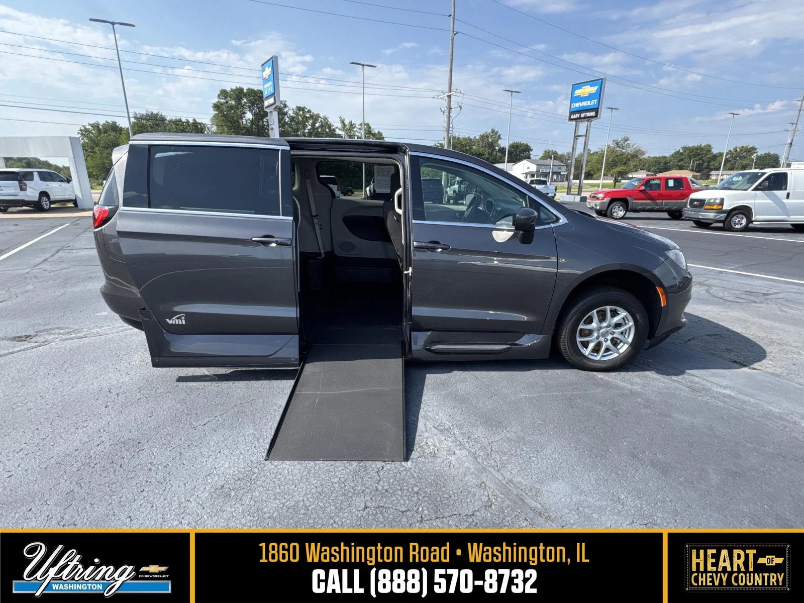 Used 2022 Granite Crystal M Chrysler LX image 1