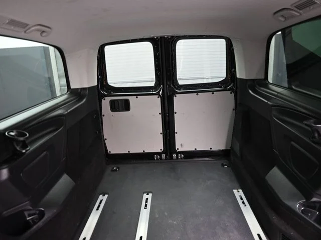 Used 2020 Black Mercedes-Benz Passenger image 17